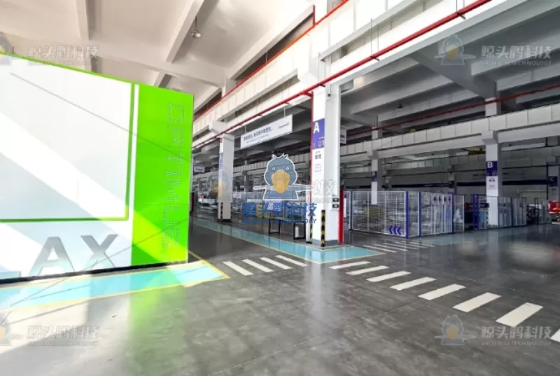 طراحی کارخانه ناب، ادغام مسیرهای بازدیدکنندگان و هویت برند